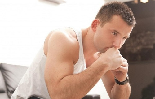 Сыпь на головке полового члена у мужчины Syp' na golovke polovogo chlena u muzhchiny