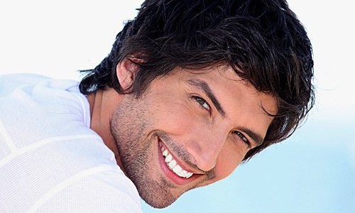 Привлекательный мужчина