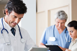 Врачи-онкологи